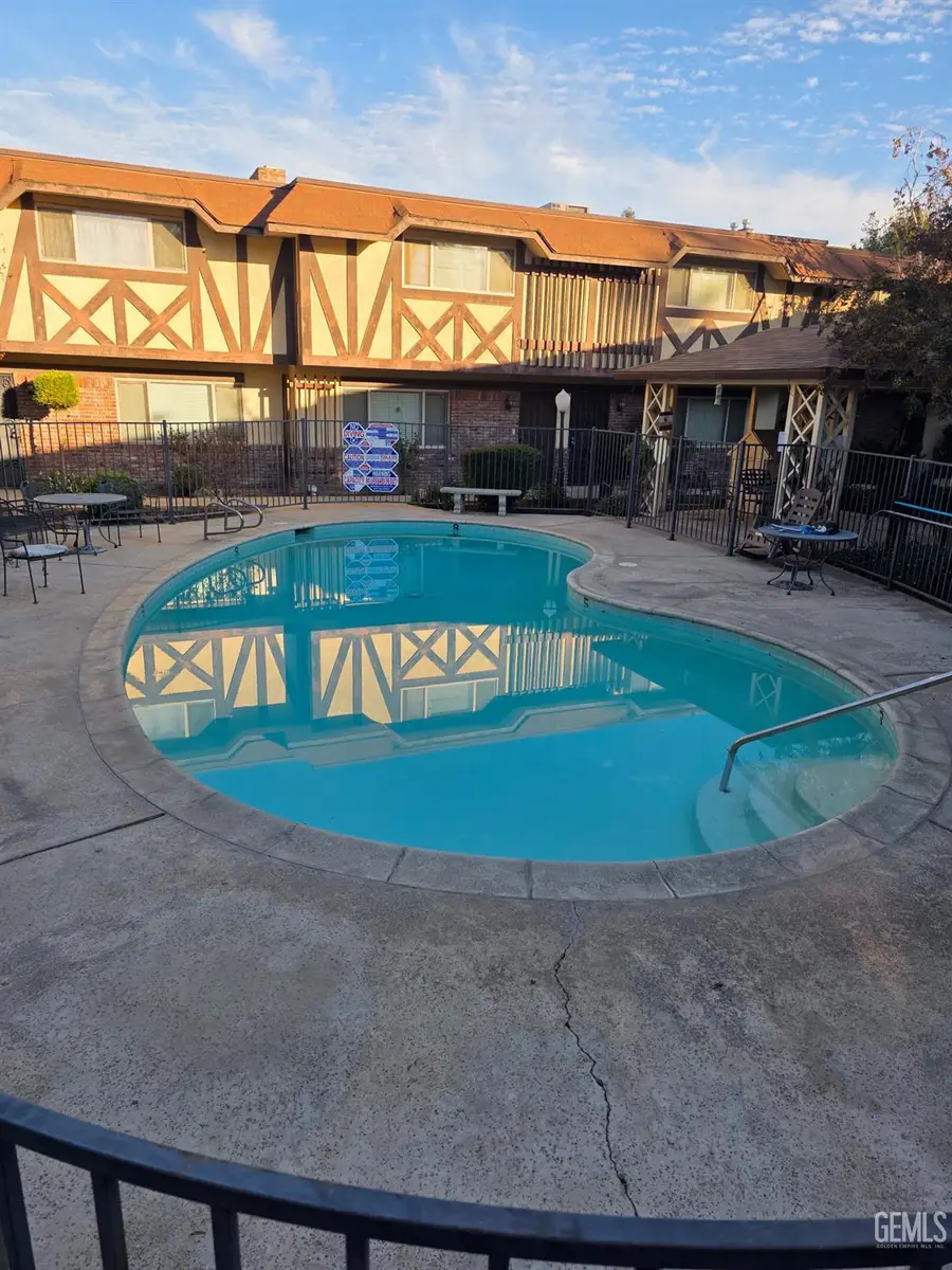 600 LANSING DRIVE #10, Bakersfield, CA 93309 - Image #3