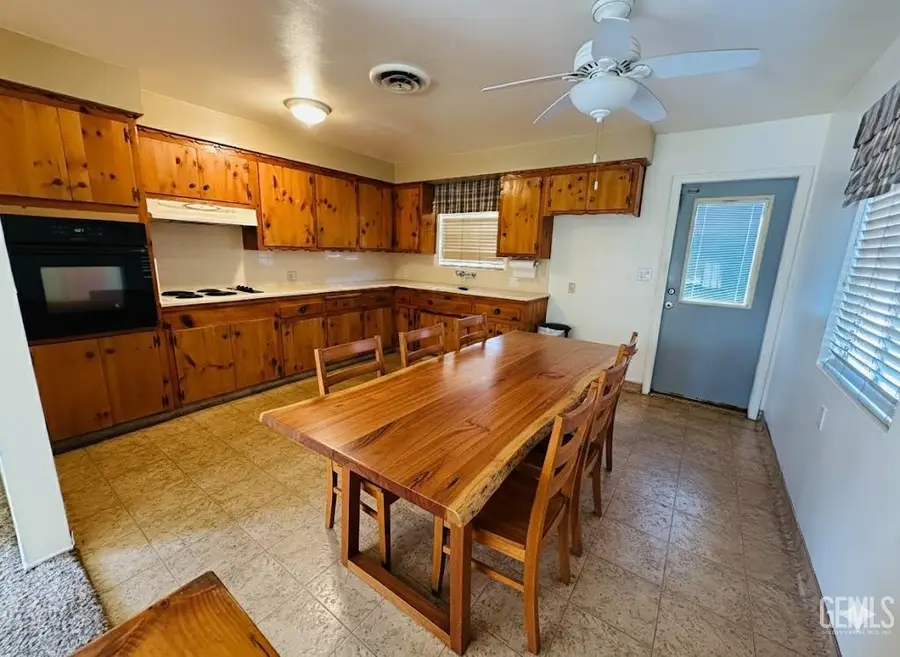 412 WASHINGTON AVENUE, Bakersfield, CA 93308 - Image #2