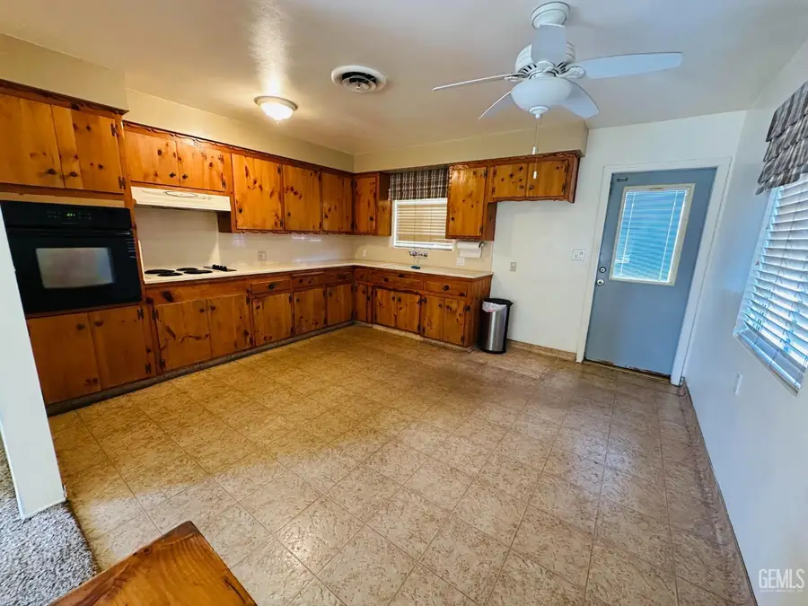 412 WASHINGTON AVENUE, Bakersfield, CA 93308 - Image #3