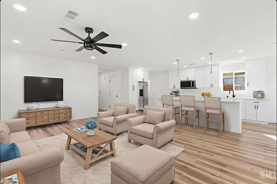 2207 VERDE STREET, Bakersfield, CA 93304 - Image #3