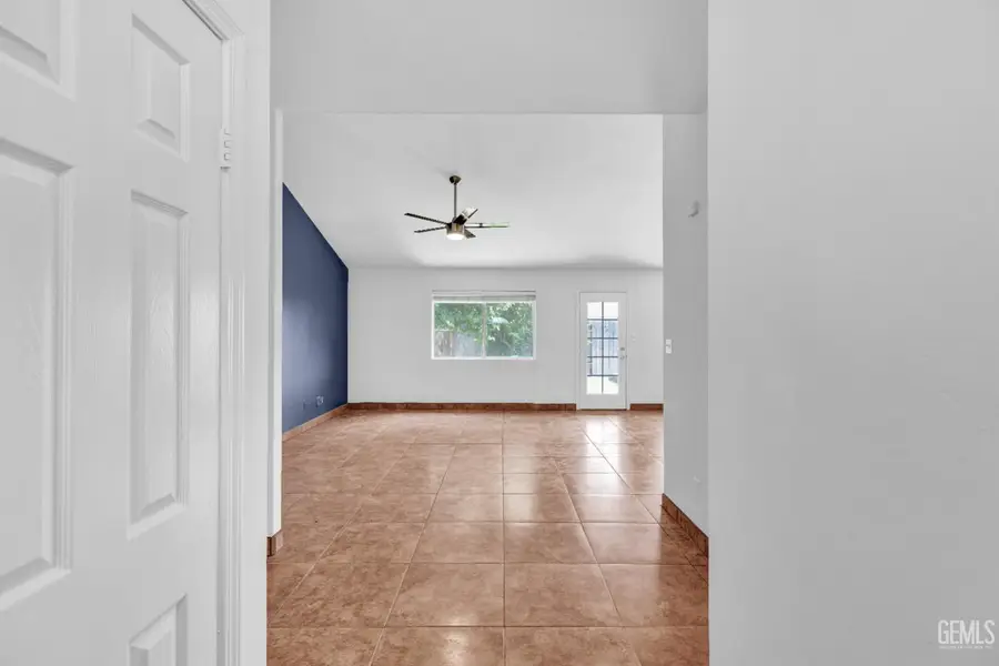 5403 CASCADE RIDGE STREET, Bakersfield, CA 93307 - Image #3