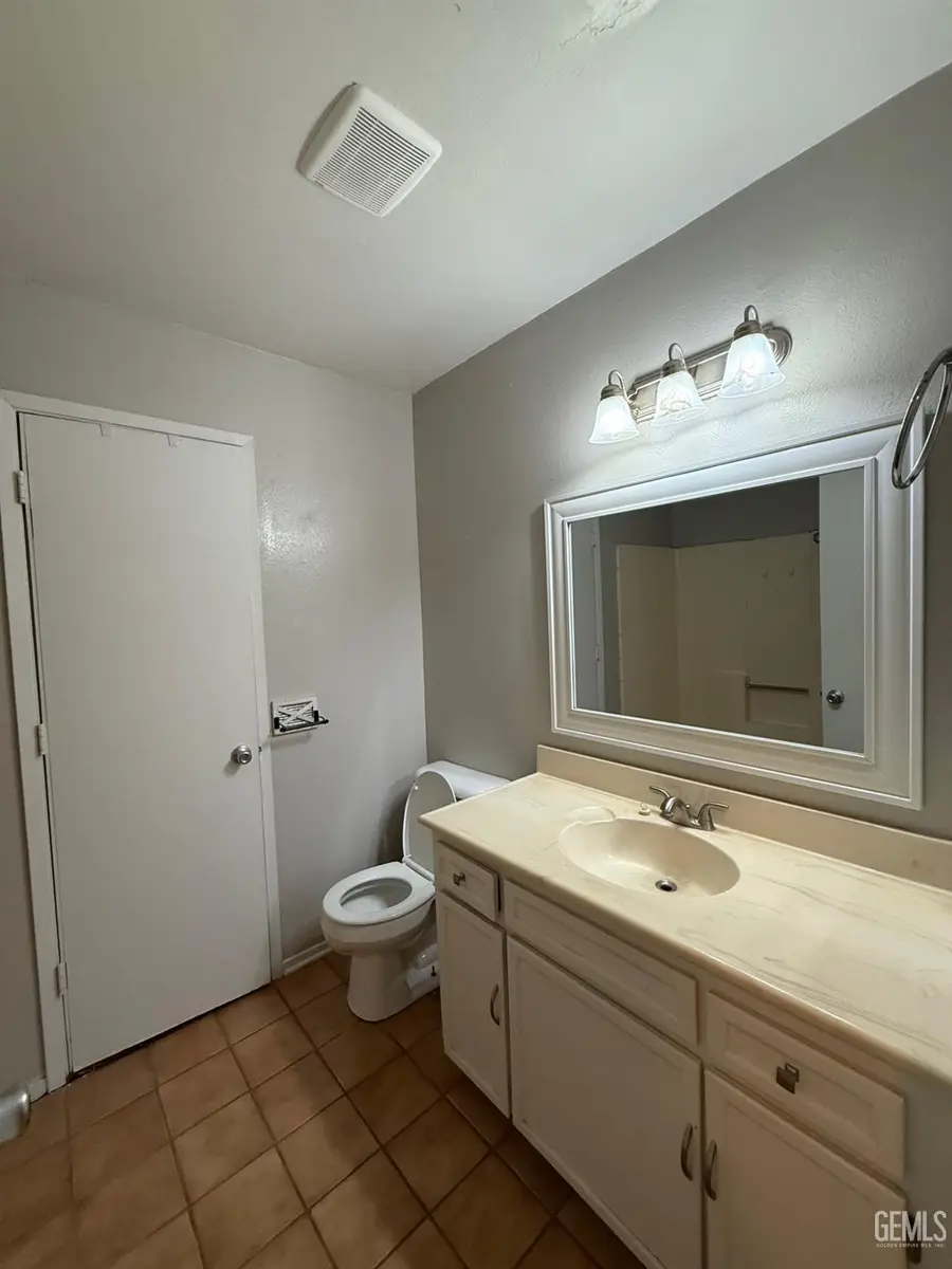 6021 LUGENE AVENUE, Bakersfield, CA 93313 - Image #3