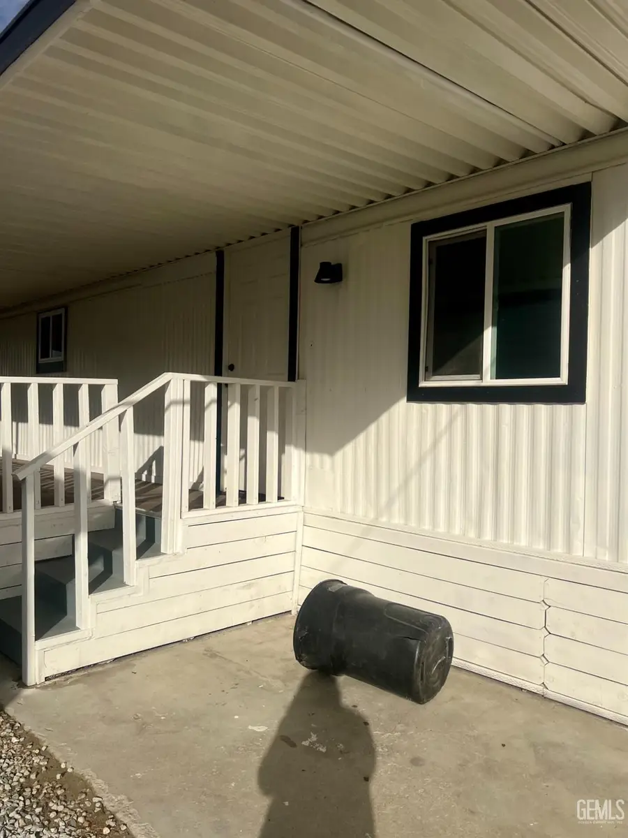 3219 GULF STREET #28, Bakersfield, CA 93308 - Image #2