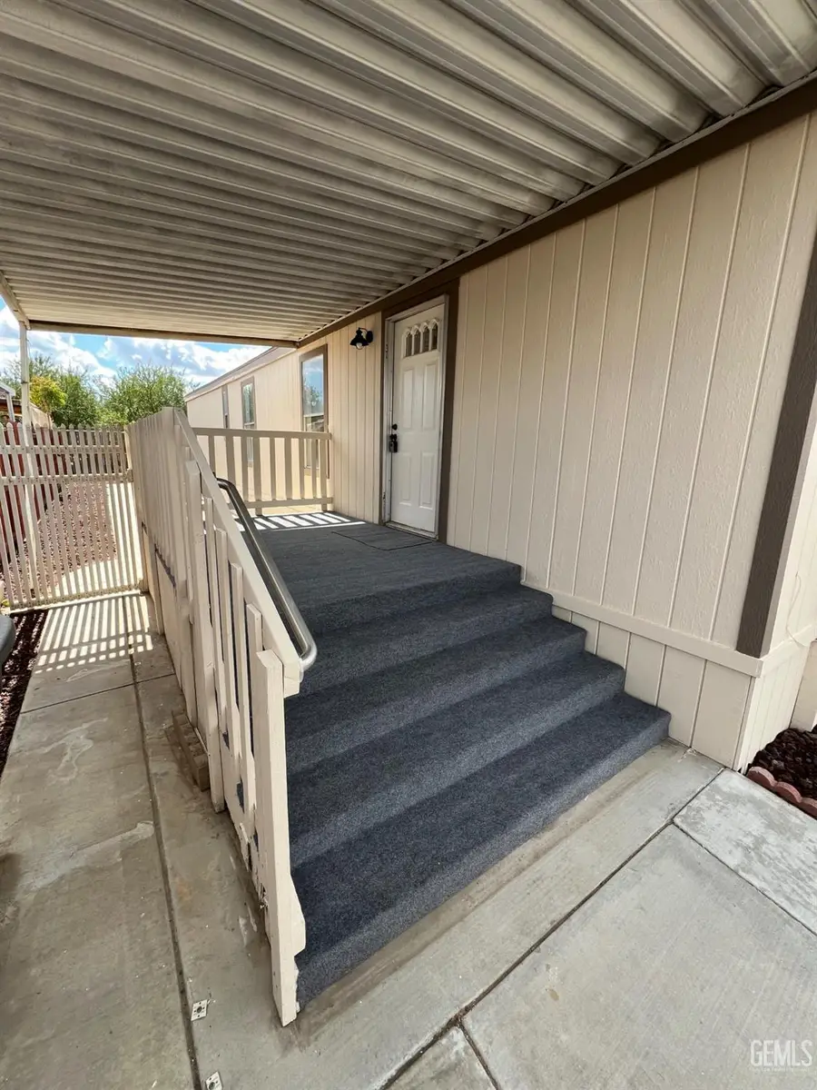 1301 TAFT HIGHWAY #127, Bakersfield, CA 93307 - Image #3