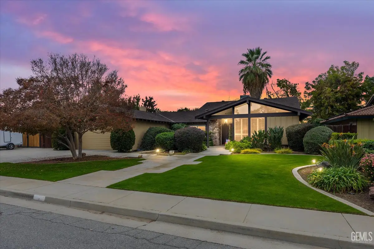 205 ANGELL STREET, Bakersfield, CA 93309 - Image #1