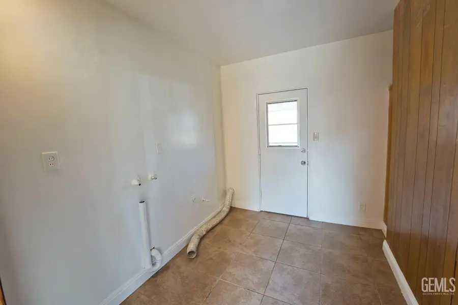 515 ACACIA AVENUE, Shafter, CA 93263 - Image #2