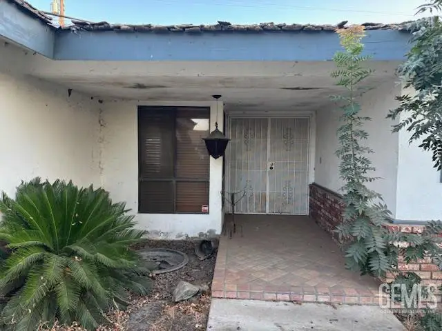 2519 HOLLADAY AVENUE, Bakersfield, CA 93313 - Image #3