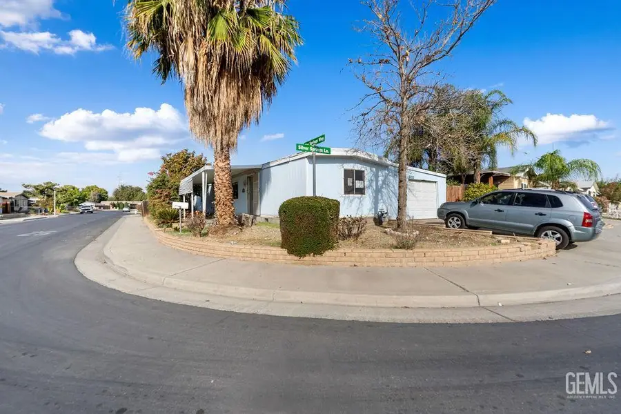 5220 SILVER SPRINGS LANE, Bakersfield, CA 93313 - Image #2