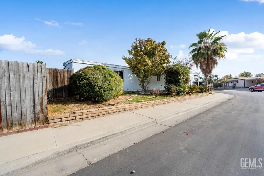 5220 SILVER SPRINGS LANE, Bakersfield, CA 93313 - Image #3