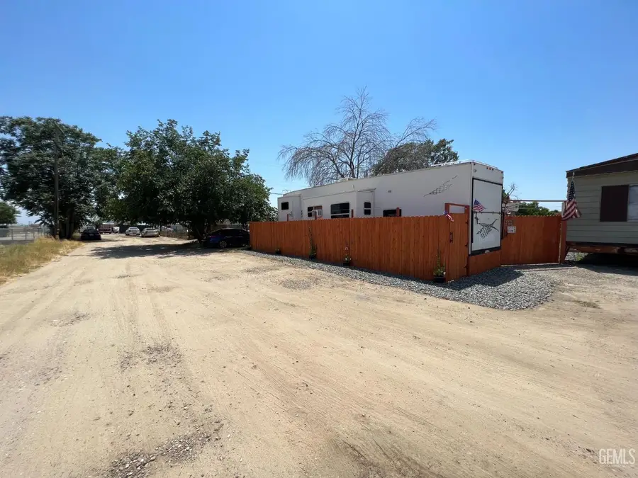 12119 EDISON HIGHWAY, Bakersfield, CA 93307 - Image #3