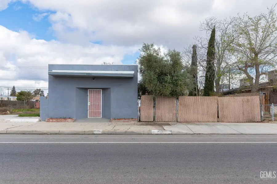 1326 KENTUCKY STREET #B, Bakersfield, CA 93305 - Image #2