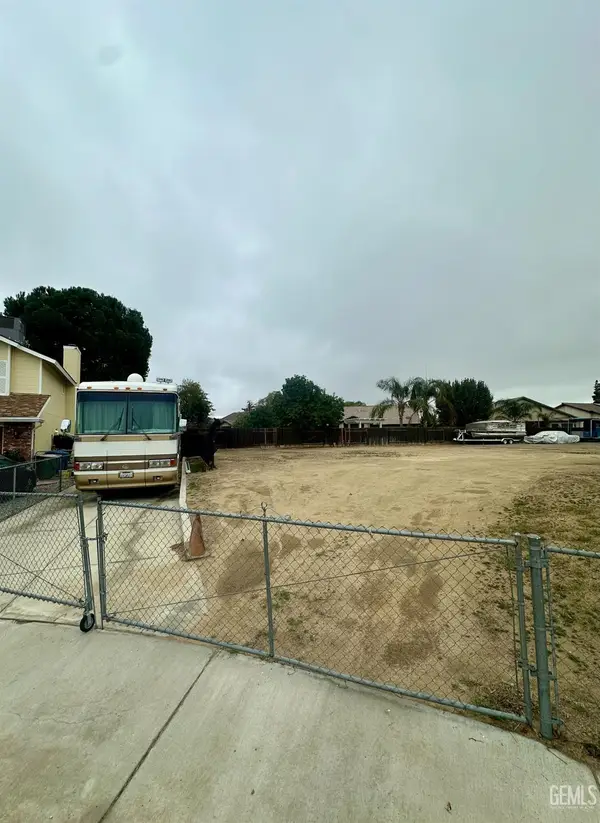 11401 JIMRIK AVENUE, Bakersfield, CA 93312