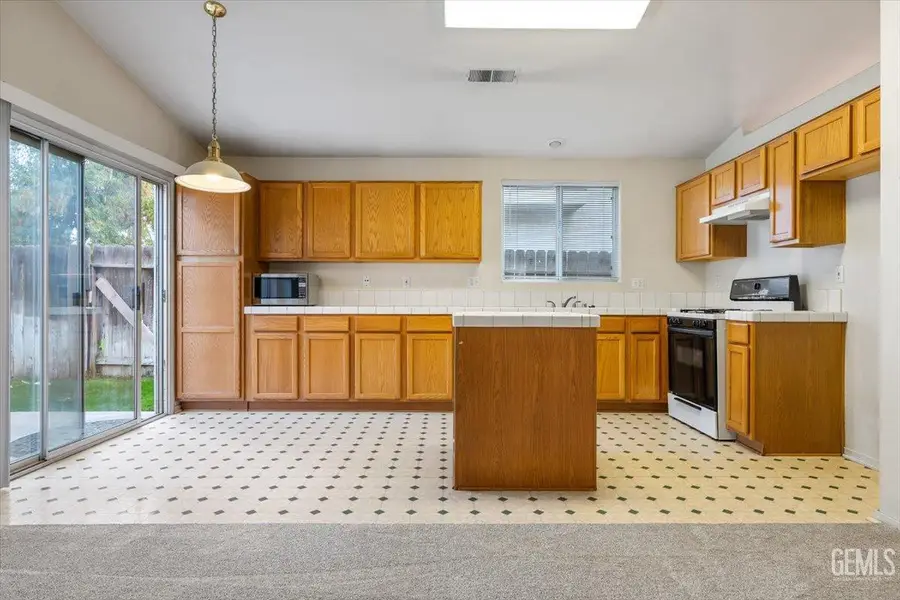 3800 AMUR MAPLE DRIVE, Bakersfield, CA 93311 - Image #3