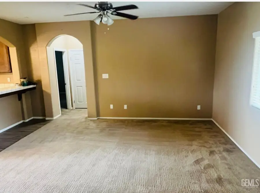 645 VOORHIES LANE, Bakersfield, CA 93306 - Image #2