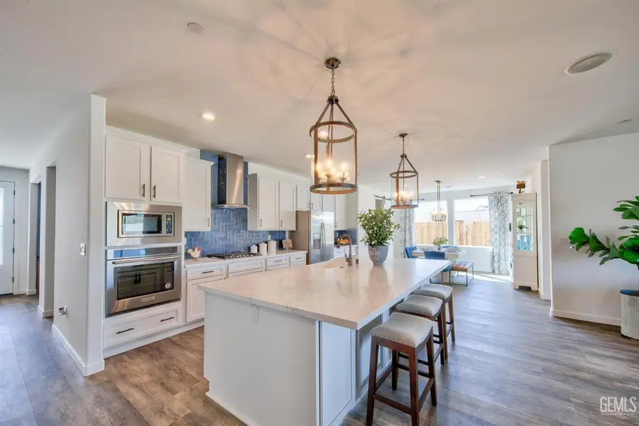 11032 ALCAZAR AVENUE, Bakersfield, CA 93311 - Image #2