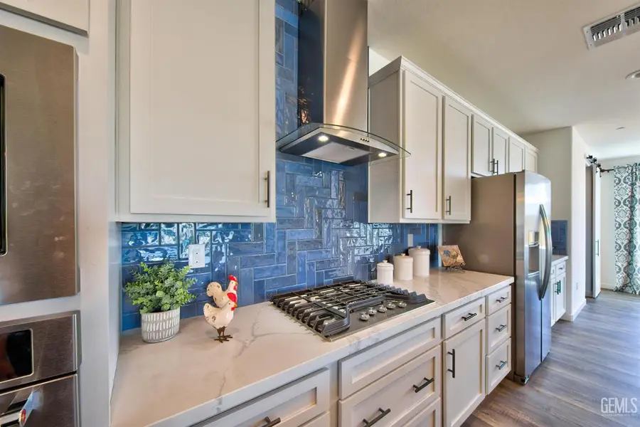 11032 ALCAZAR AVENUE, Bakersfield, CA 93311 - Image #3