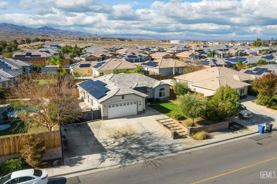 401 HILLARD STREET, Taft, CA 93268 - Image #2