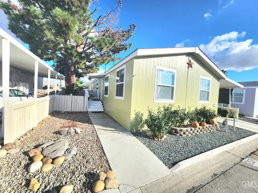 257 MARY KAY LANE, Bakersfield, CA 93308 - Image #2