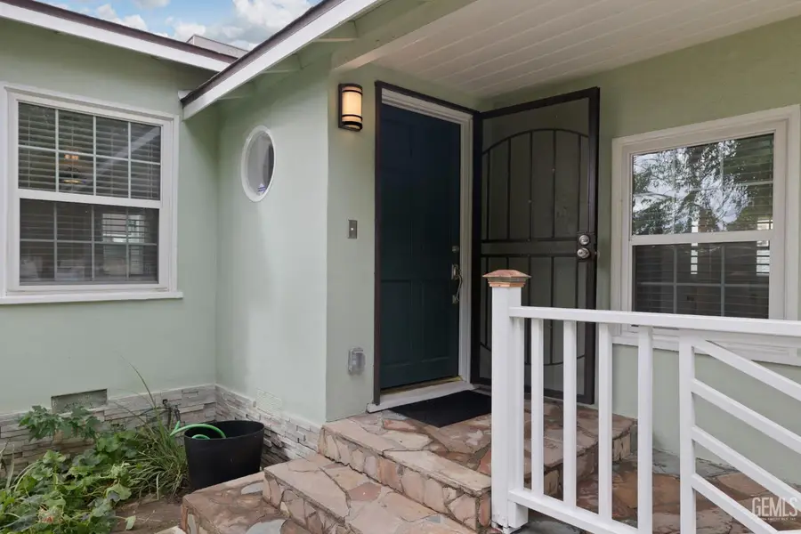 1505 STOCKTON AVENUE, Bakersfield, CA 93308 - Image #2