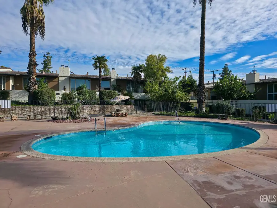 3901 UNION AVENUE, Bakersfield, CA 93305 - Image #2