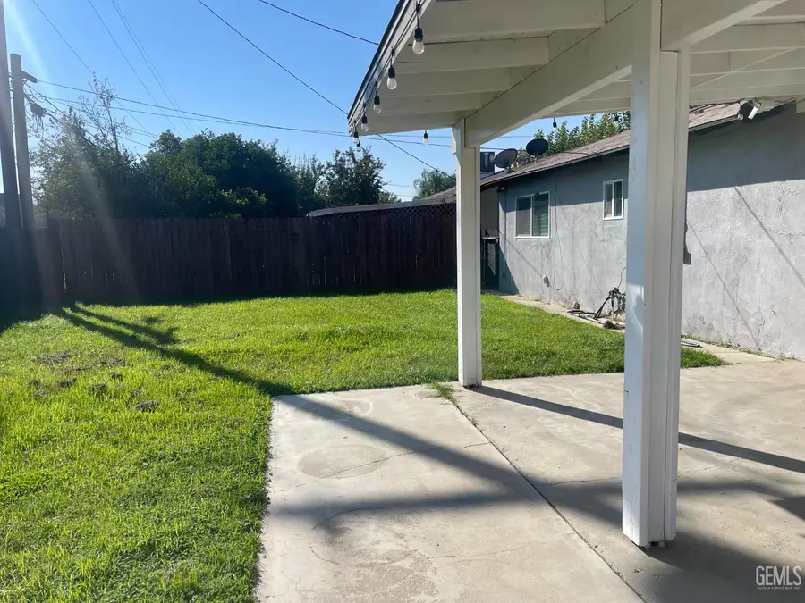 5810 GARY PLACE, Bakersfield, CA 93307 - Image #2
