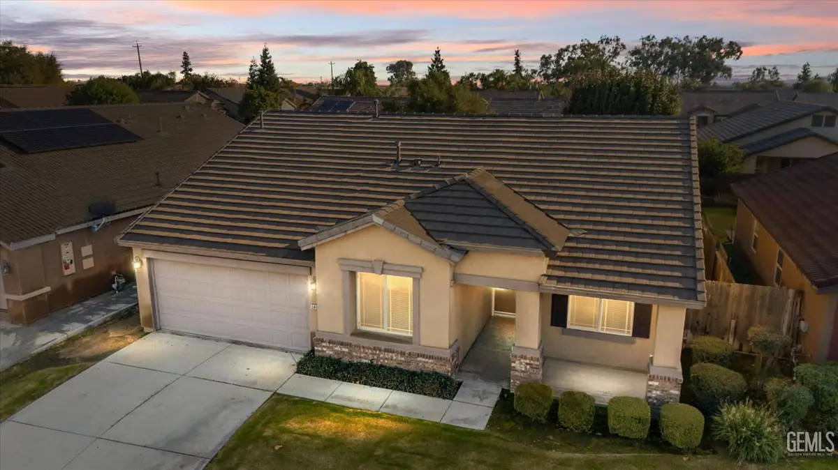5005 GREEN CLOVER AVENUE, Bakersfield, CA 93313 - Image #1