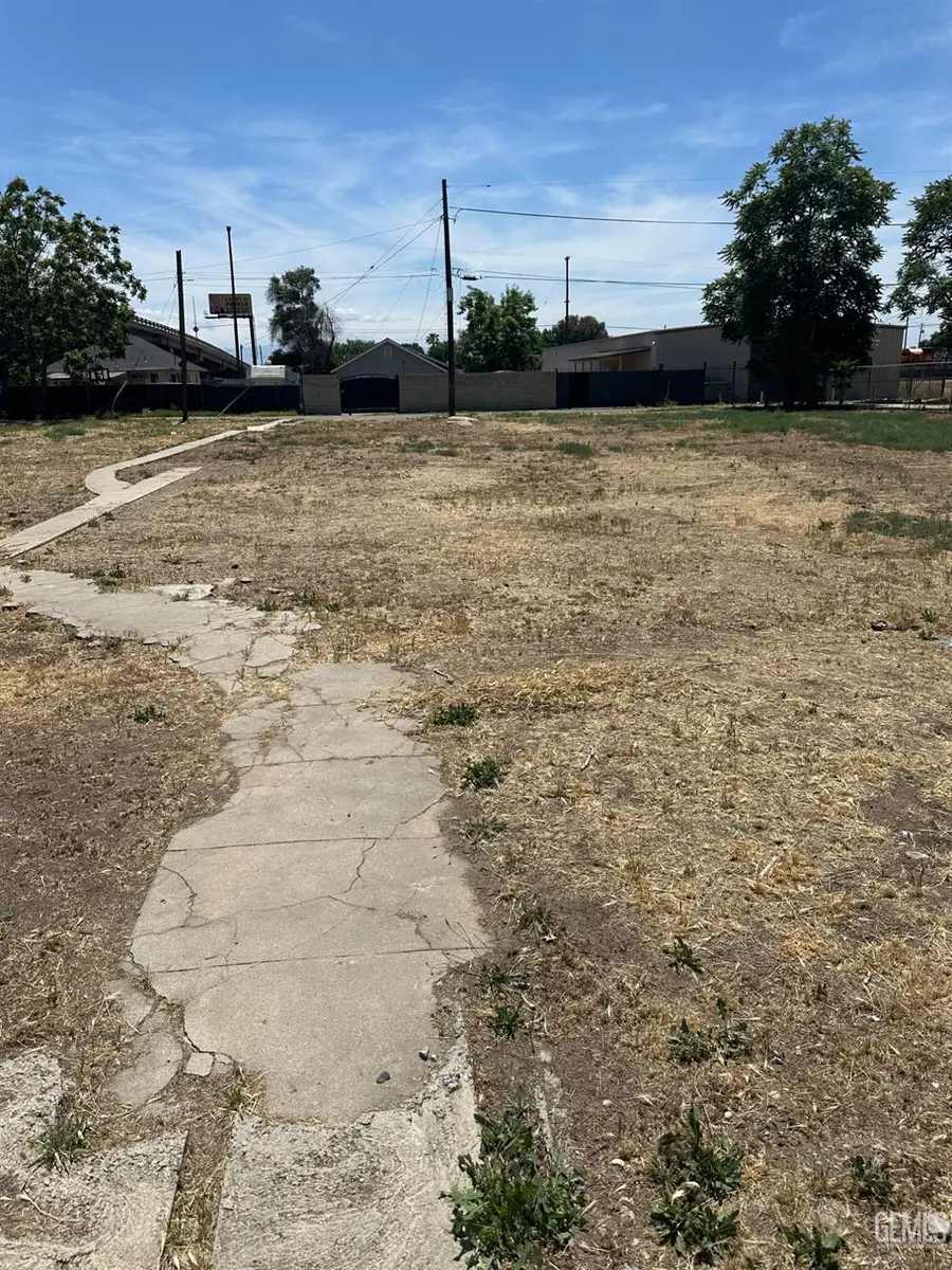 821 E KENTUCKY STREET #823, Bakersfield, CA 93305 - Image #2