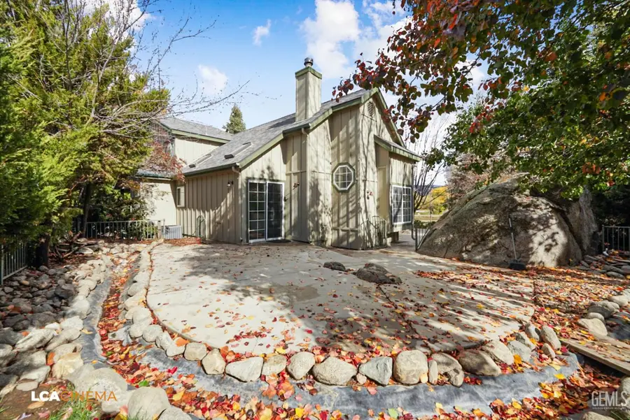 23701 CRYSTAL LAKE LANE, Tehachapi, CA 93561 - Image #3