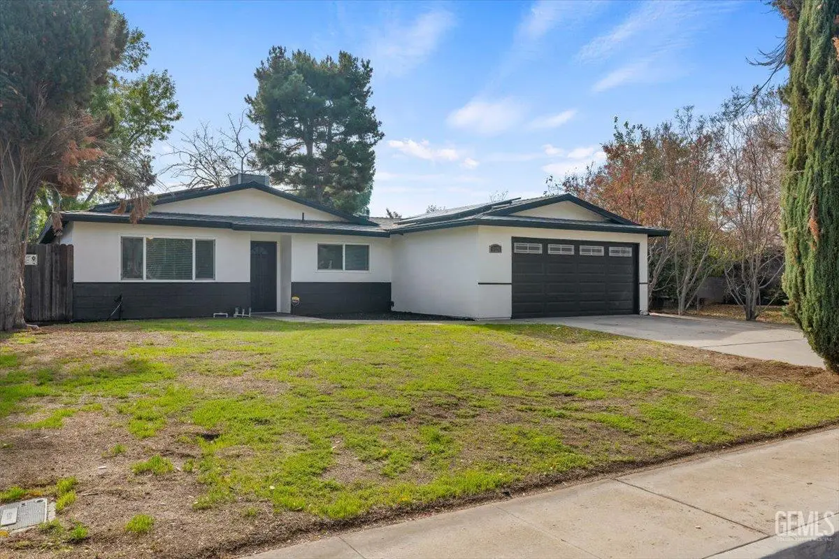 1125 WASHINGTON AVENUE, Bakersfield, CA 93308 - Image #1