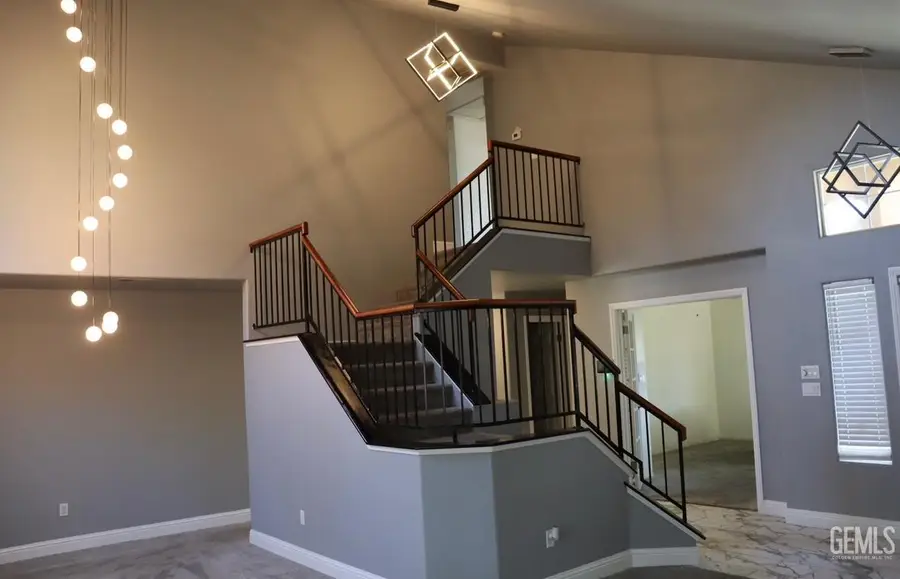 5816 GREENHORN MOUNTAIN COURT, Bakersfield, CA 93313 - Image #3