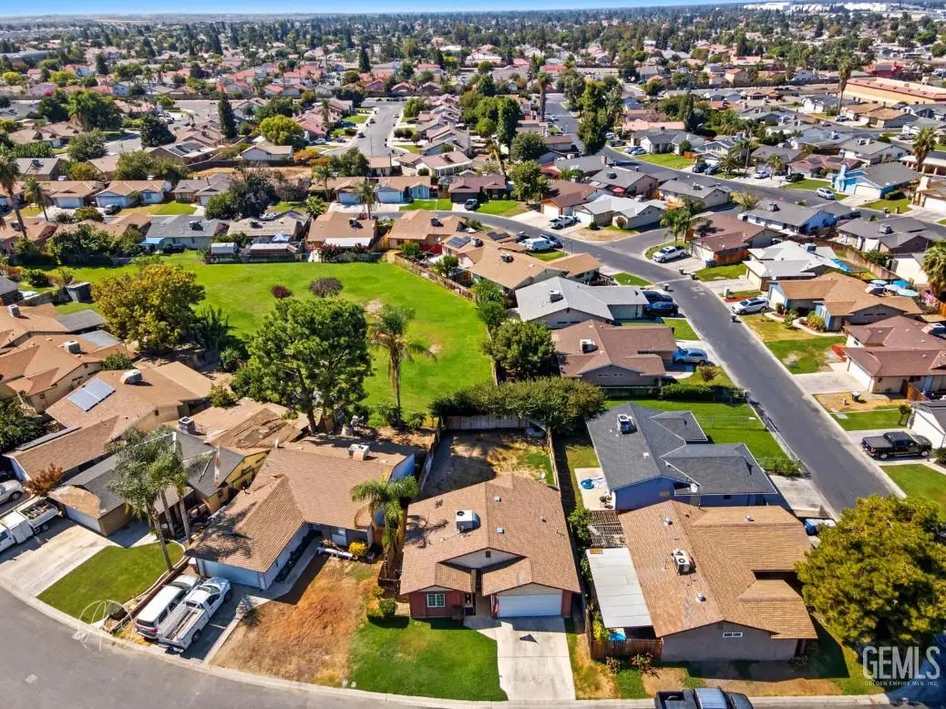 5907 COUNTRY VIEW LANE, Bakersfield, CA 93313 - Image #1