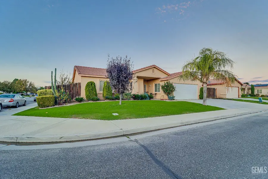 5002 MAR GRANDE DRIVE, Bakersfield, CA 93307 - Image #2