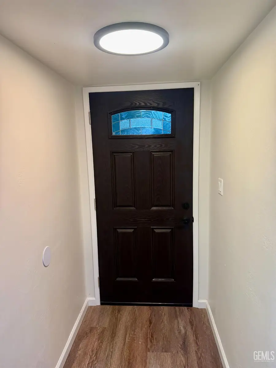 260 MAPLE STREET, Shafter, CA 93263 - Image #2