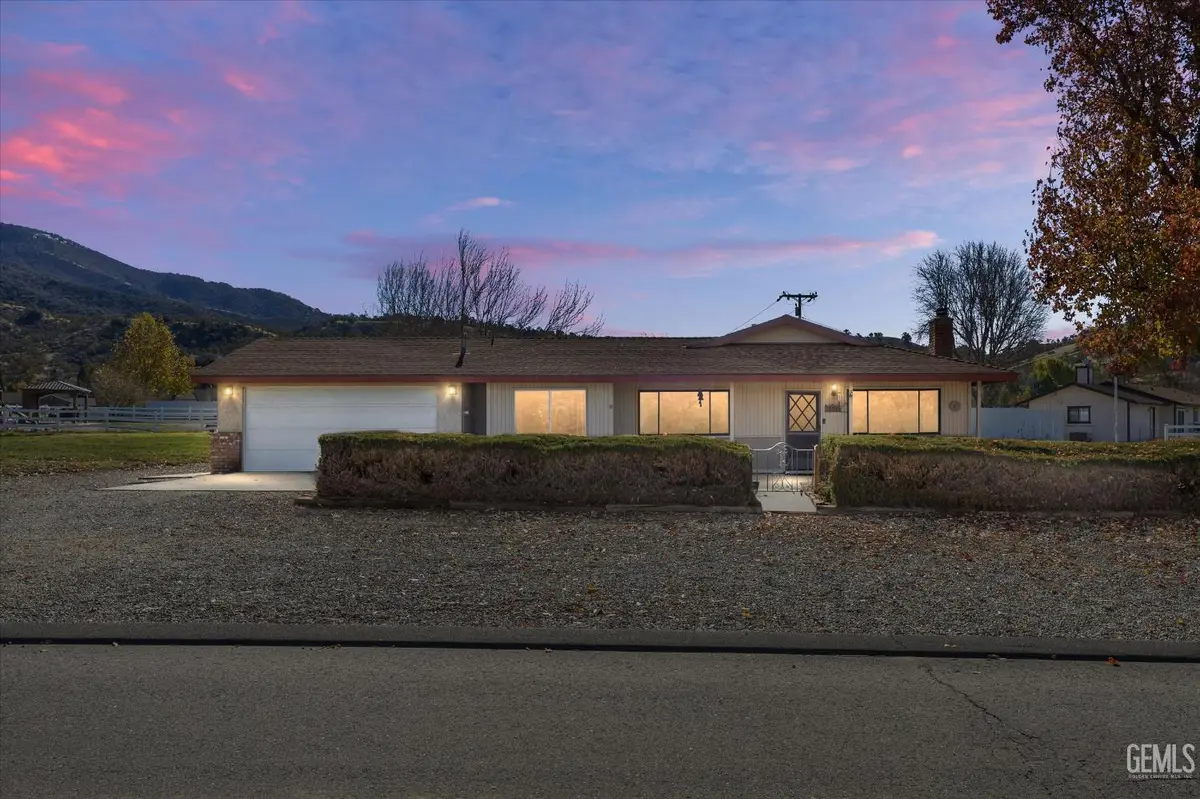 28200 STALLION SPRINGS DR, Tehachapi, CA 93561 - Image #1