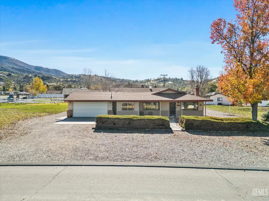 28200 STALLION SPRINGS DR, Tehachapi, CA 93561 - Image #3