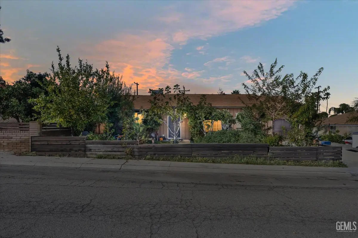 113 LOMA VISTA AVENUE, Taft, CA 93268 - Image #1