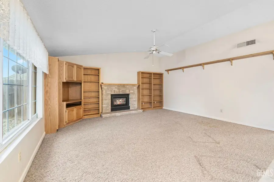 4621 MCGINNIS STREET, Bakersfield, CA 93308 - Image #2