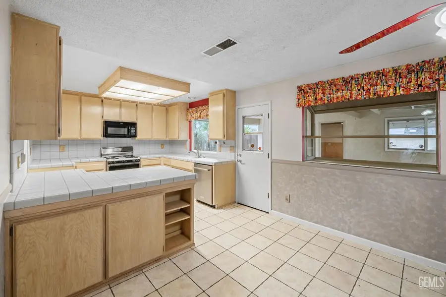 4621 MCGINNIS STREET, Bakersfield, CA 93308 - Image #3