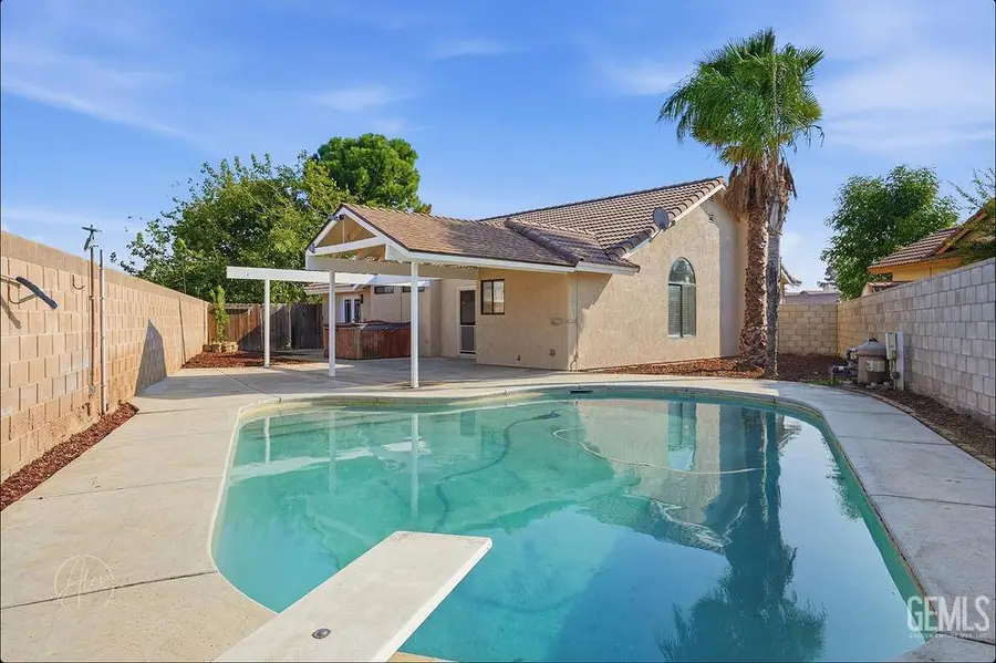 6903 VANILLA COURT, Bakersfield, CA 93313 - Image #2