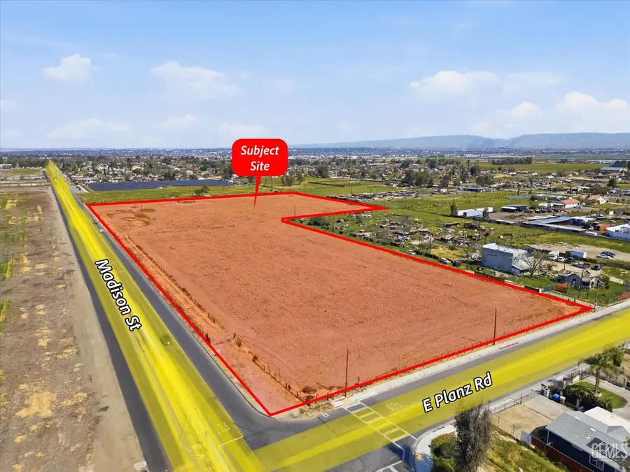 900 E PLANZ RD, Bakersfield, CA 93307 - #2