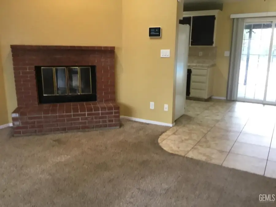 4611 GARDENWOOD LANE, Bakersfield, CA 93309 - Image #2