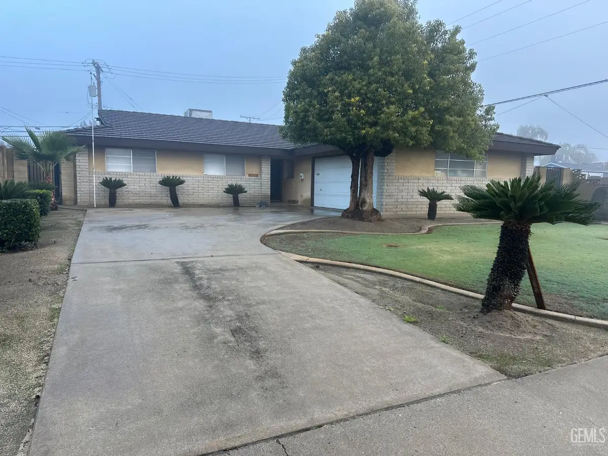 2031 8TH AVENUE, Delano, CA 93215 - Image #1