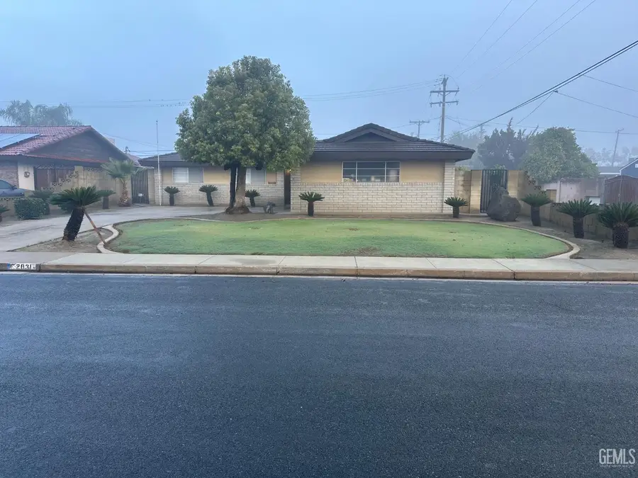 2031 8TH AVENUE, Delano, CA 93215 - Image #2