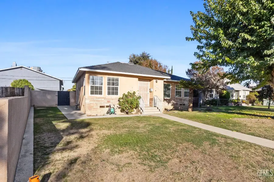 3028 SPRUCE STREET, Bakersfield, CA 93301 - Image #2