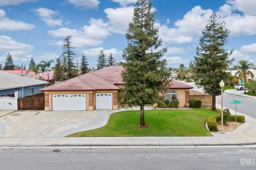 3302 MEDALLION ROSE AVENUE, Bakersfield, CA 93313 - Image #2