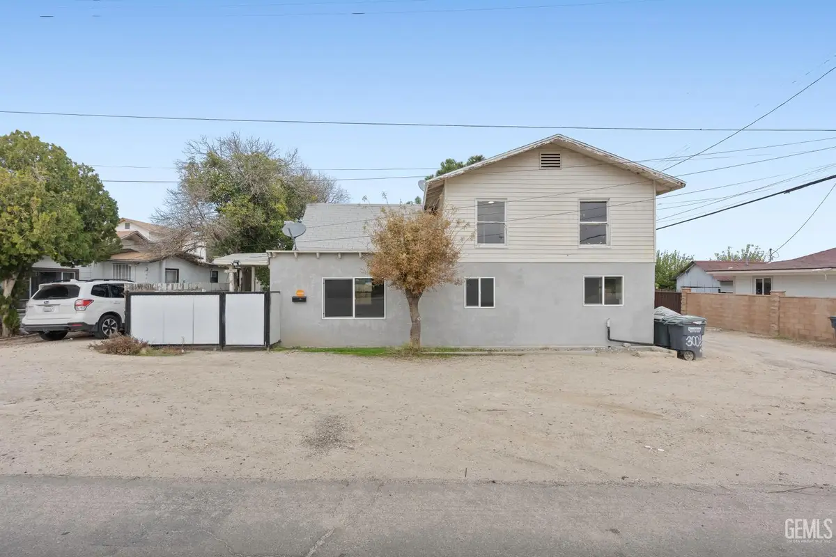 300 BUCHANAN STREET, Taft, CA 93268 - Image #1