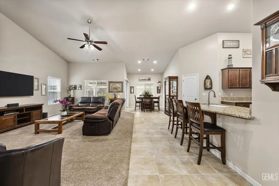 5712 BIDDEFORD STREET, Bakersfield, CA 93313 - Image #2