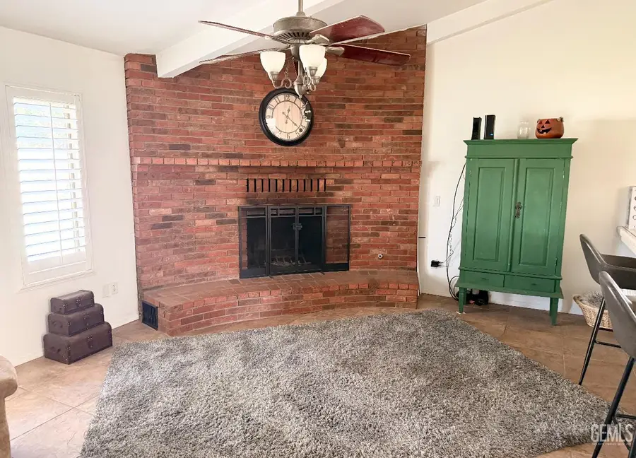 7200 DARRIN AVENUE, Bakersfield, CA 93308 - Image #2