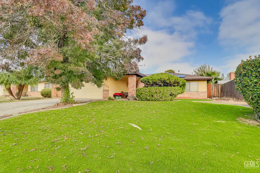 528 FRANCIS STREET, Bakersfield, CA 93308 - Image #3