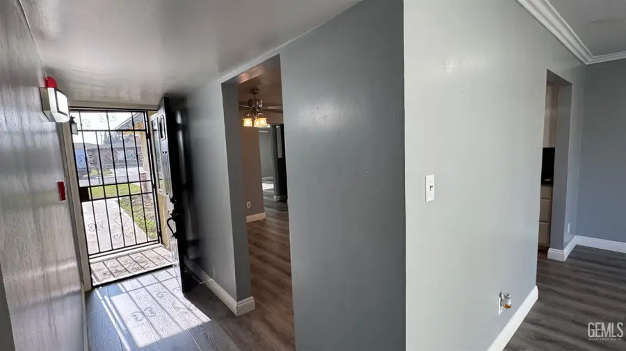 2500 MANDELINE AVENUE, Bakersfield, CA 93304 - Image #2